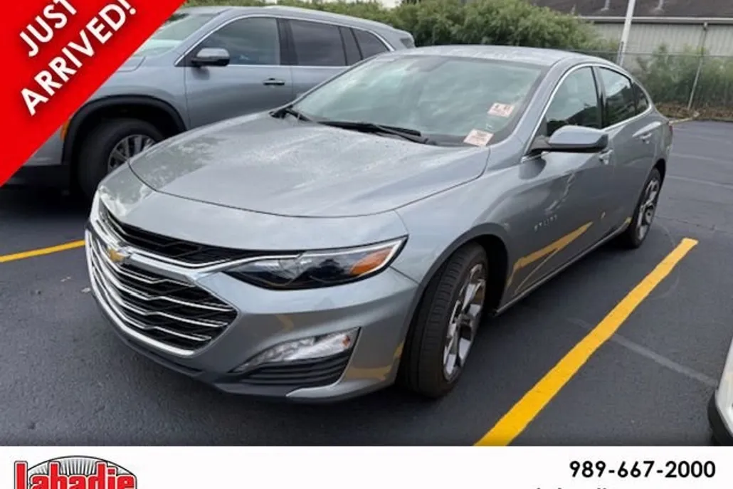2023 Chevrolet Malibu 1LT photo 1
