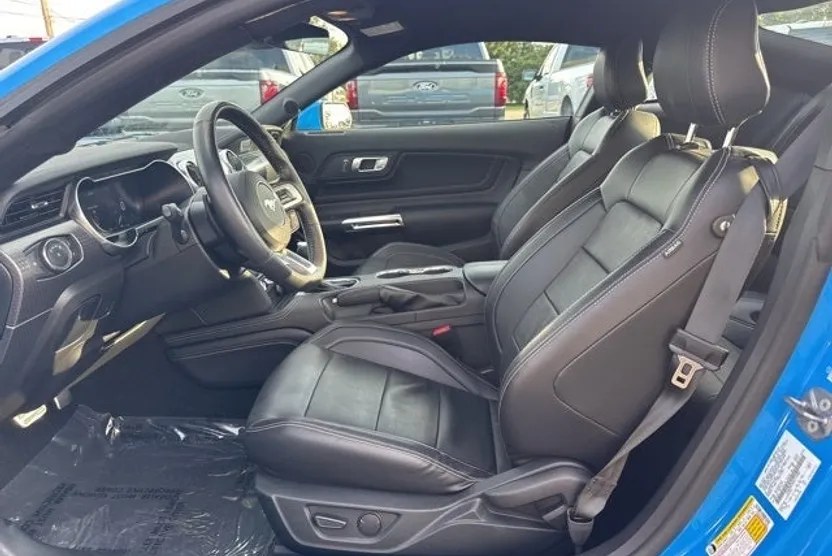 2022 Ford Mustang GT Premium photo 1