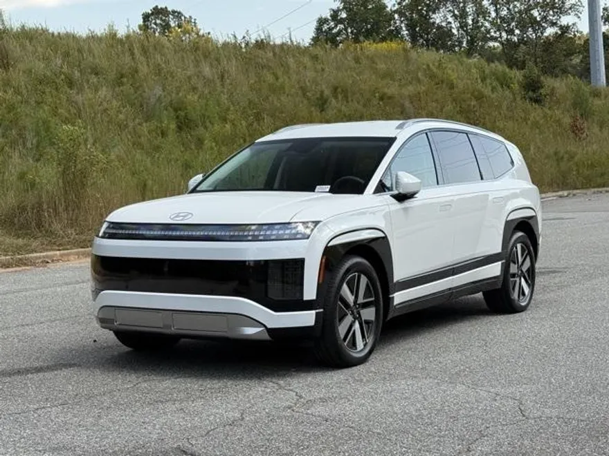 2026 Hyundai Ioniq SEL photo 1