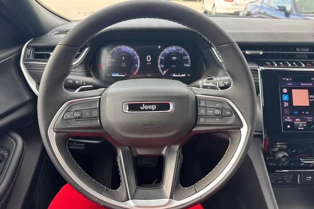 2025 Jeep Grand Cherokee Laredo X photo 1