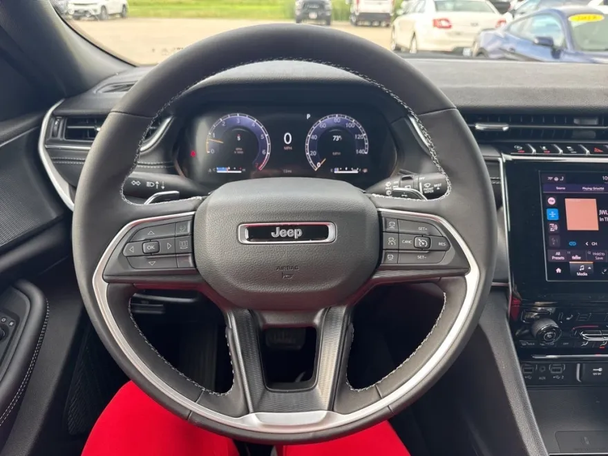 2025 Jeep Grand Cherokee Laredo X photo 1