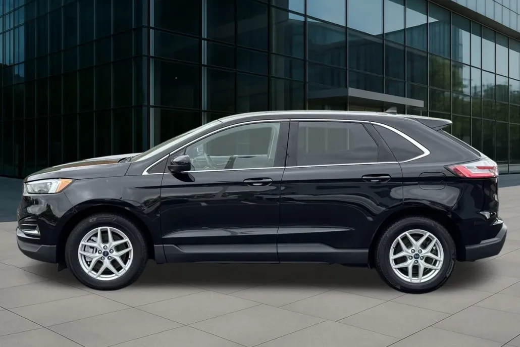 2022 Ford Edge SEL Sport photo 1