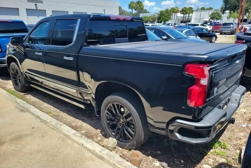 2022 Chevrolet Silverado 1500 High Country photo 1