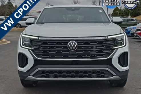 2024 Volkswagen Atlas Cross Sport SE photo 2
