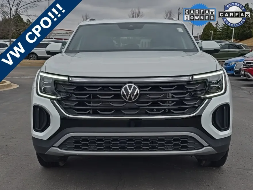 2024 Volkswagen Atlas Cross Sport SE photo 2