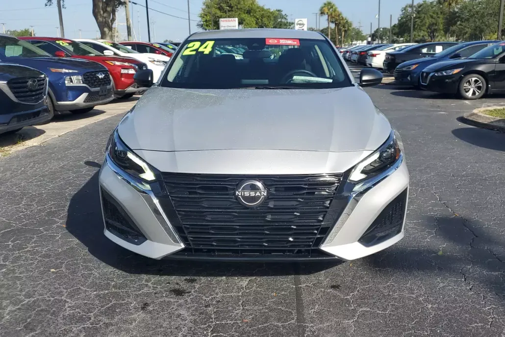 2024 Nissan Altima 2.5 SV photo 1