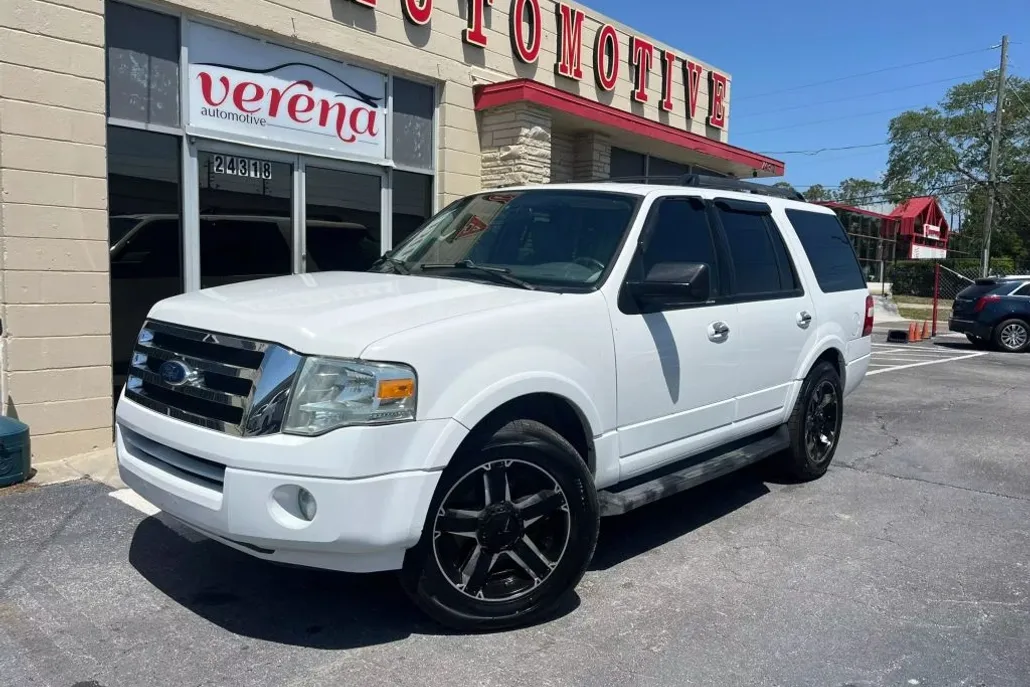2012 Ford Expedition XLT photo 1