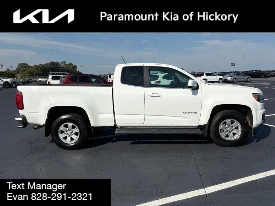 2017 Chevrolet Colorado Work Truck photo 1