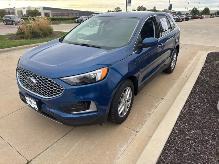 2024 Ford Edge SEL photo 1