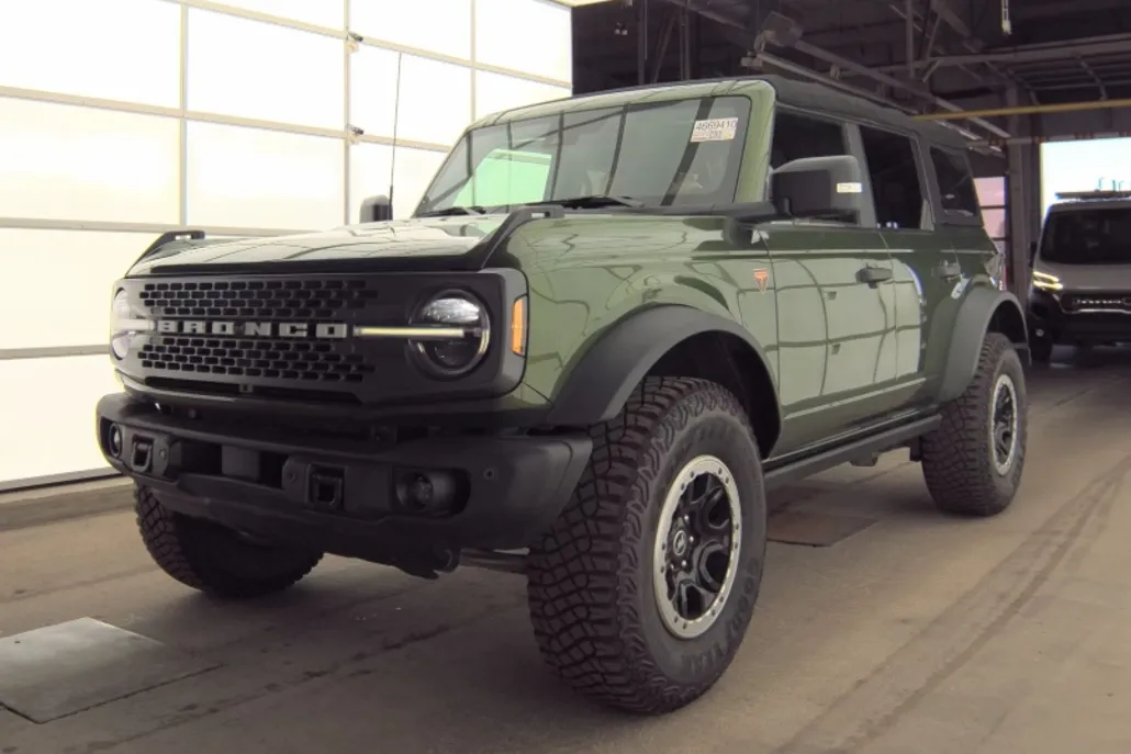 2022 Ford Bronco Badlands photo 1