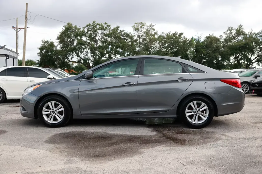 2013 Hyundai Sonata GLS photo 1