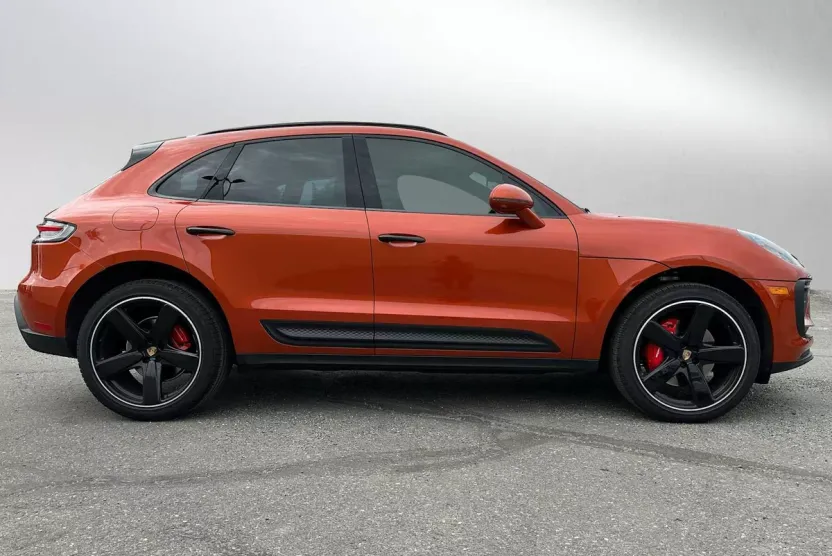 2023 Porsche Macan S photo 1
