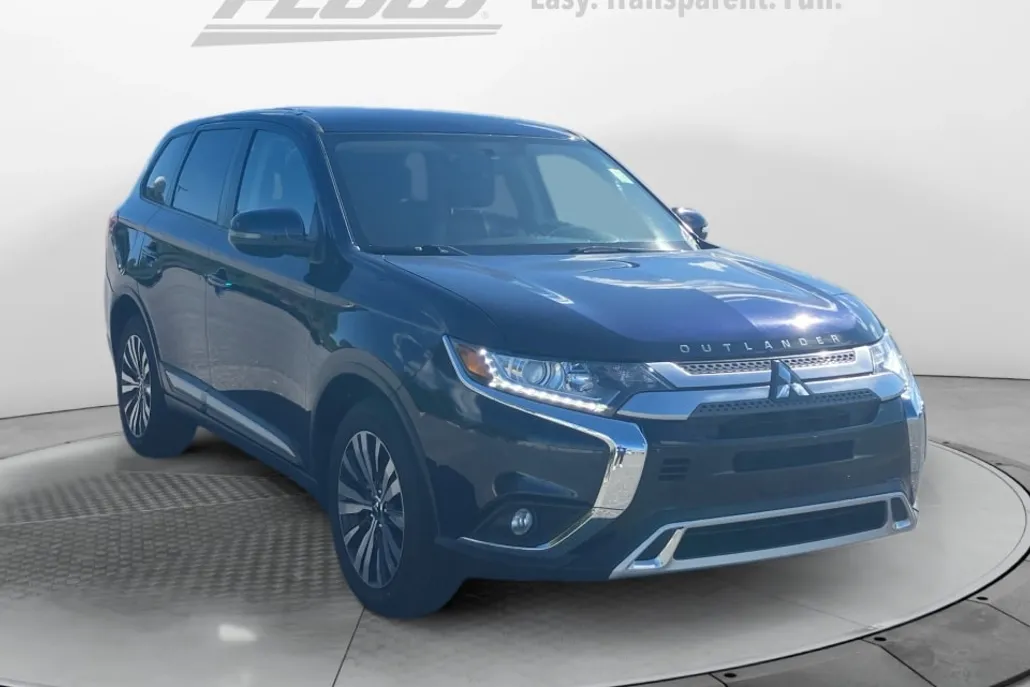 2019 Mitsubishi Outlander SE photo 1