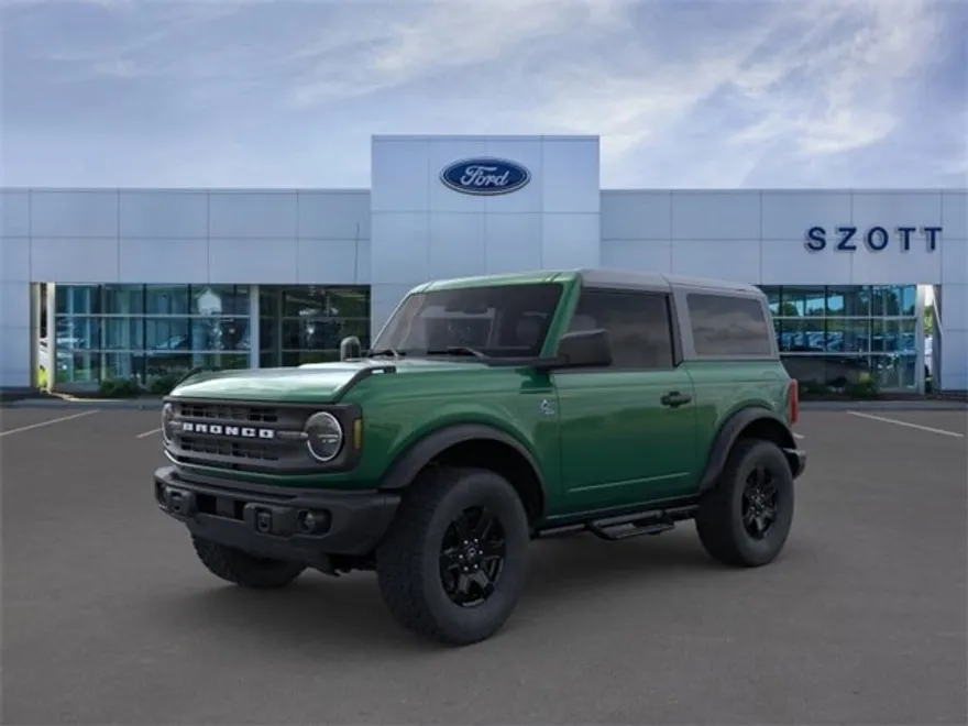 2023 Ford Bronco Black Diamond photo 1