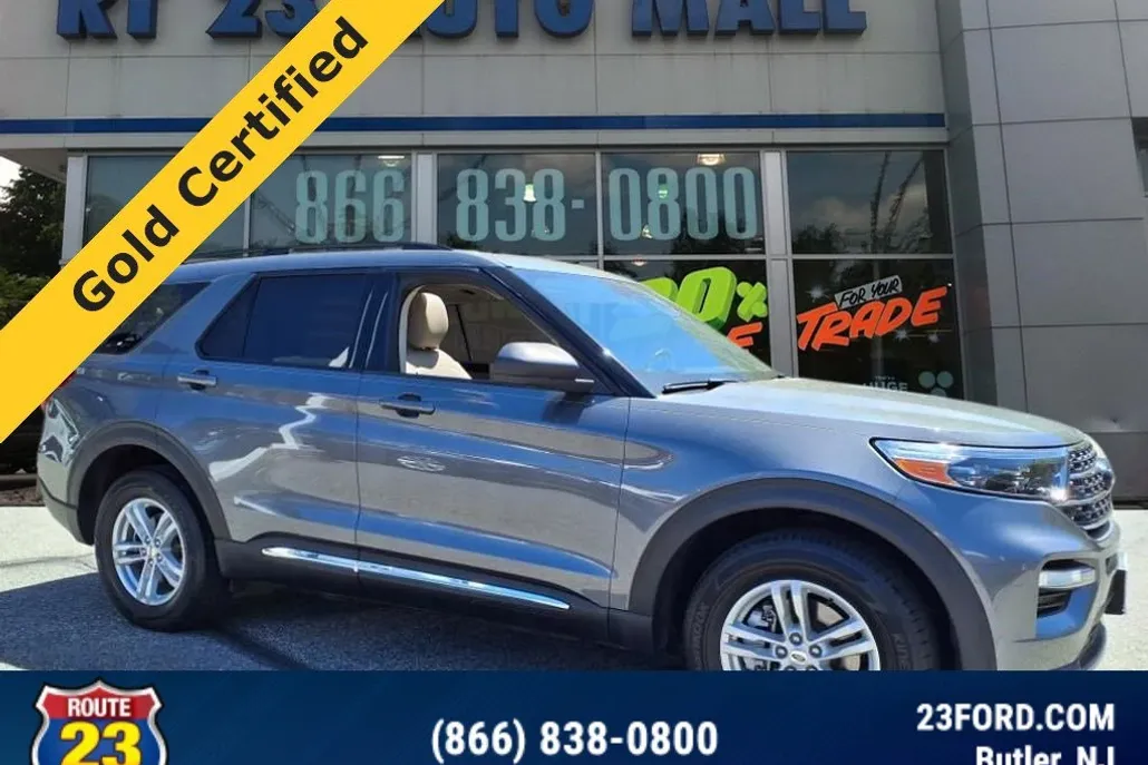 2022 Ford Explorer XLT photo 1