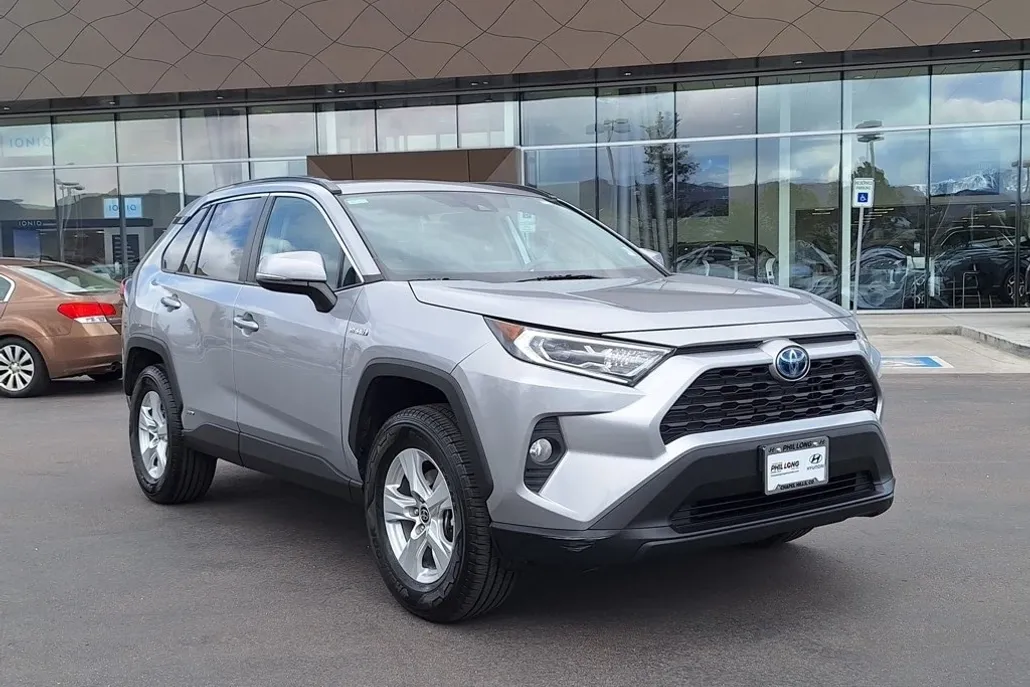 2021 Toyota RAV4 Hybrid XLE photo 1