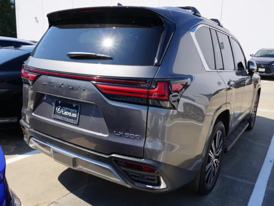 2024 Lexus LX 600 Luxury photo 1