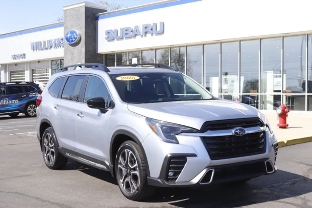2025 Subaru Ascent Touring photo 1