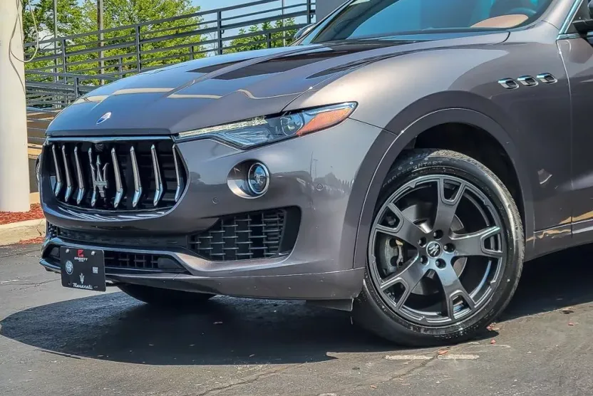 2021 Maserati Levante Base photo 1
