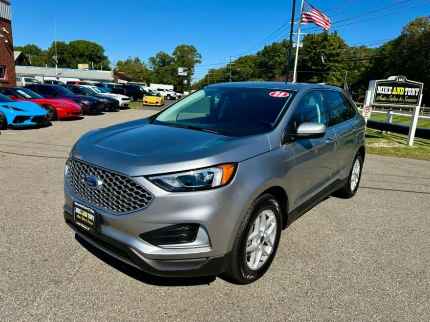 2023 Ford Edge SEL photo 1