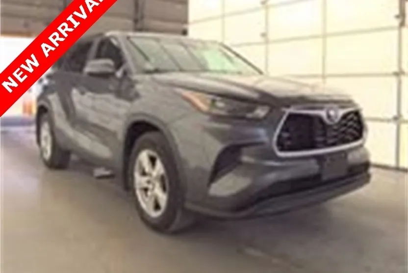 2023 Toyota Highlander L photo 1