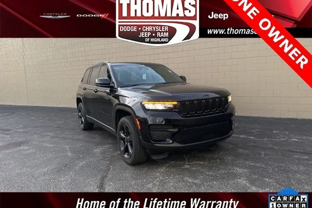 2023 Jeep Grand Cherokee Laredo Altitude photo 1
