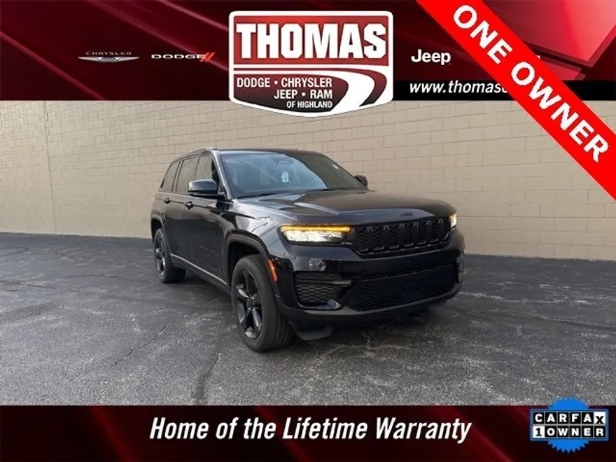 2023 Jeep Grand Cherokee Laredo Altitude photo 1