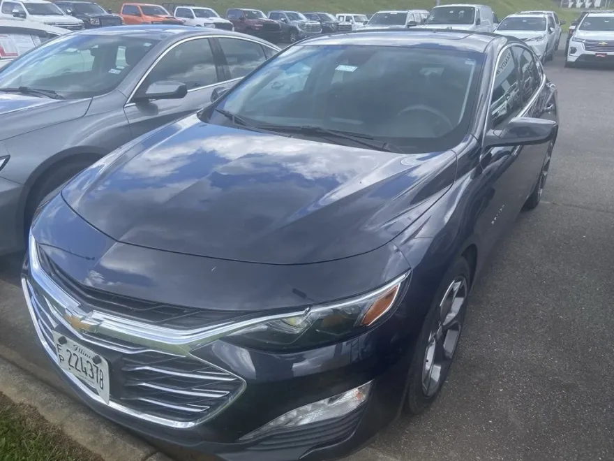 2023 Chevrolet Malibu 1LT photo 1