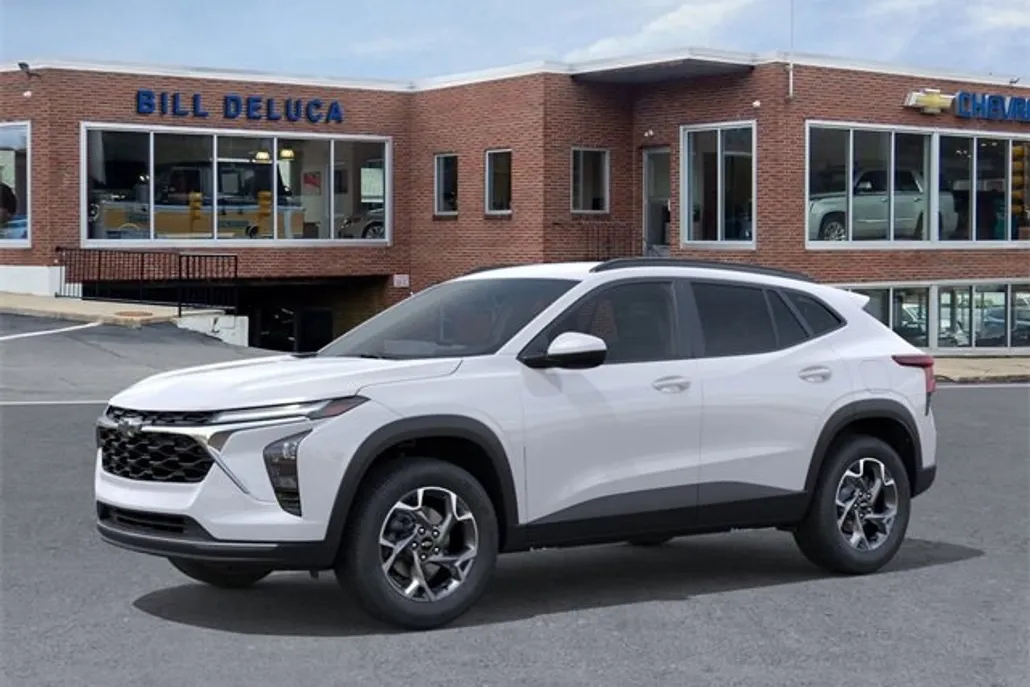 2025 Chevrolet Trax LT photo 1