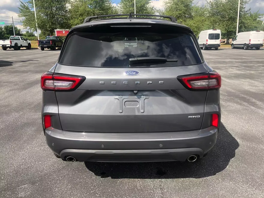 2023 Ford Escape ST-Line Select photo 1