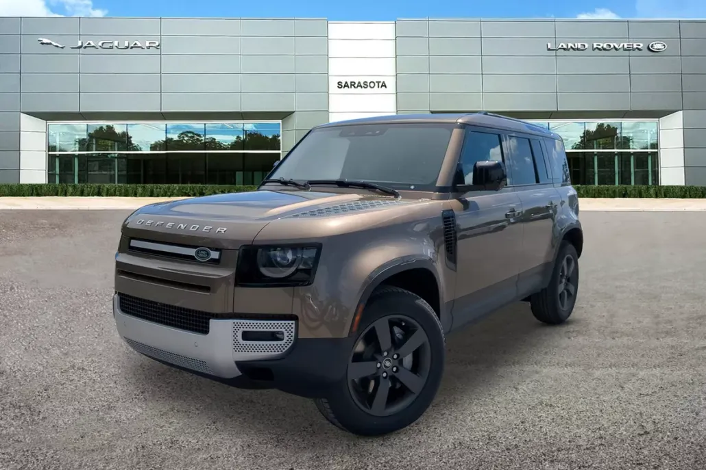 2025 Land Rover Defender 110 S photo 1