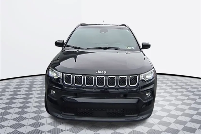2024 Jeep Compass Latitude photo 1