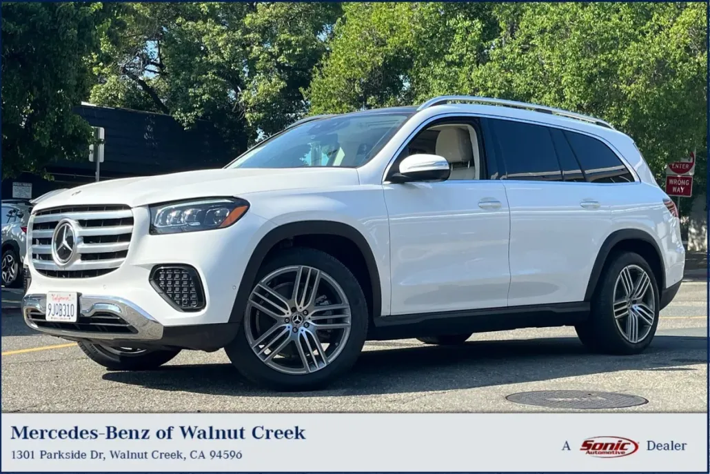 2024 Mercedes Benz GLS 450 4MATIC photo 1