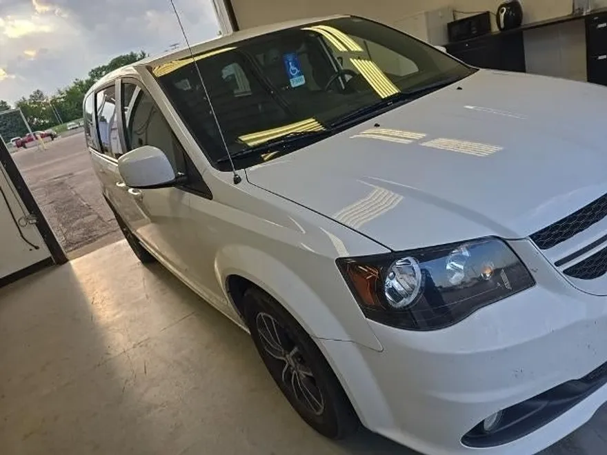 2019 Dodge Grand Caravan GT photo 1