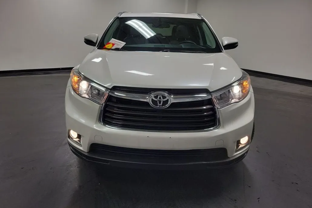 2016 Toyota Highlander Limited photo 1