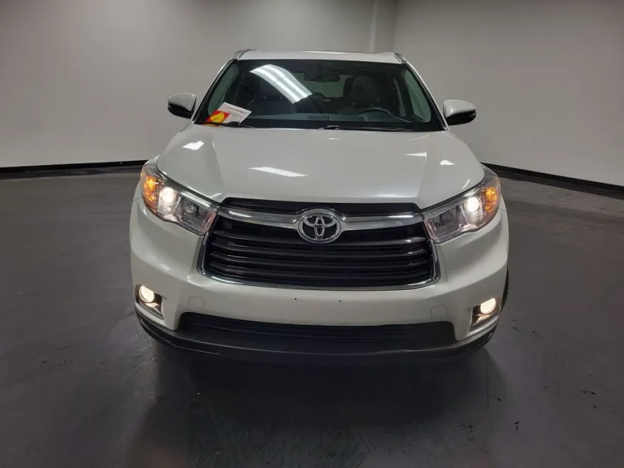 2016 Toyota Highlander Limited photo 1