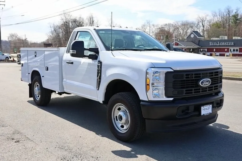 2024 Ford F-350 XL photo 1