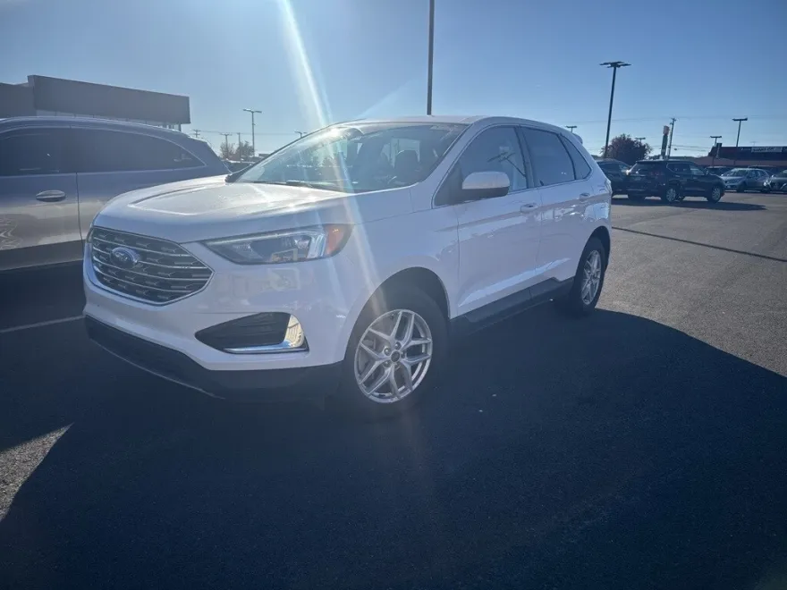 2022 Ford Edge SEL photo 1