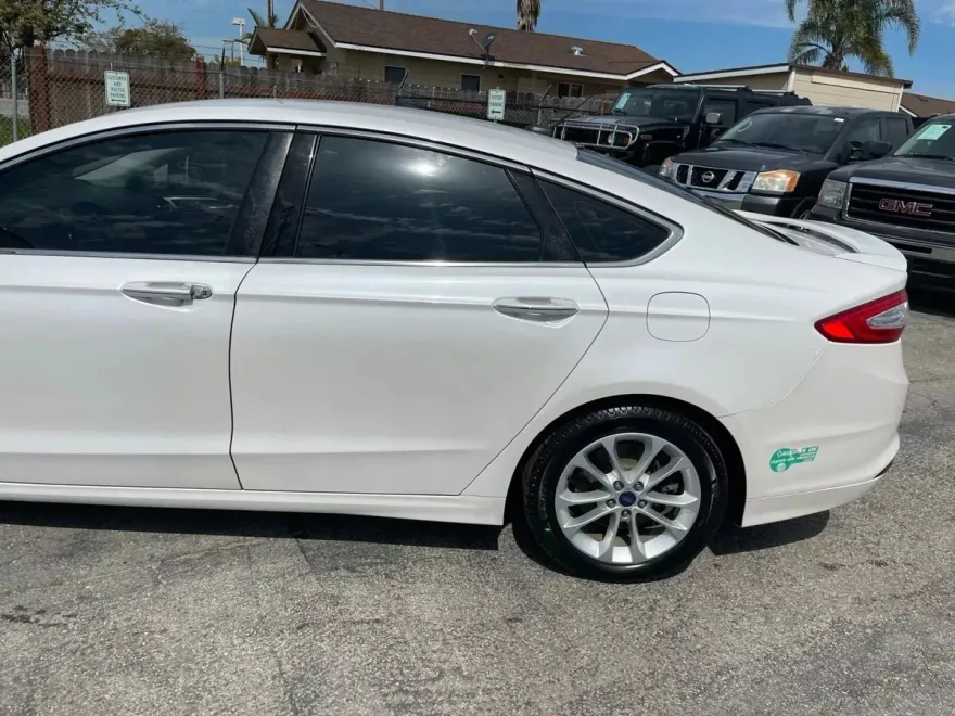 2015 Ford Fusion Titanium photo 1