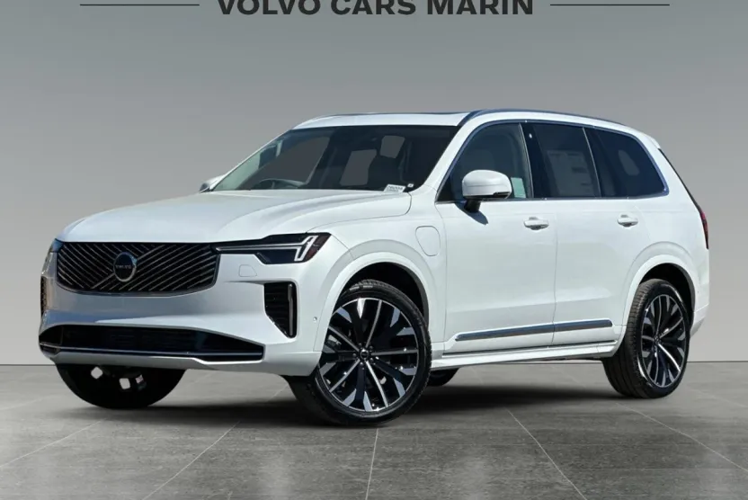 2026 Volvo XC90 T8 photo 1