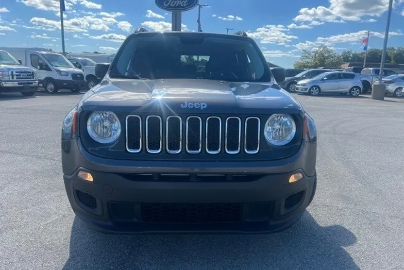 2017 Jeep Renegade Sport photo 1