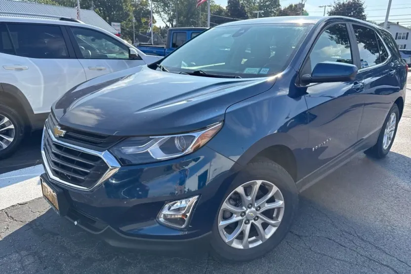 2021 Chevrolet Equinox LT photo 1