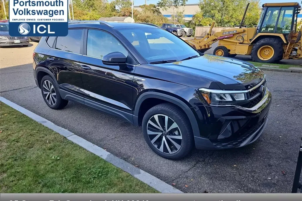 2022 Volkswagen Taos SE photo 1