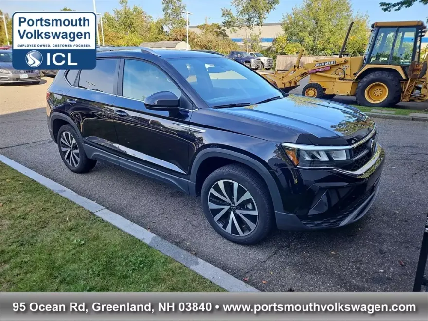 2022 Volkswagen Taos SE photo 1