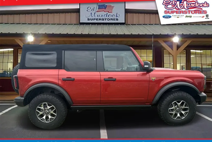 2023 Ford Bronco Badlands photo 1