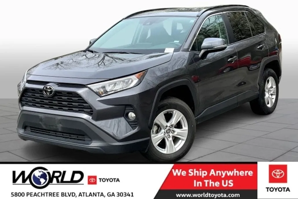 2021 Toyota RAV4 XLE photo 1