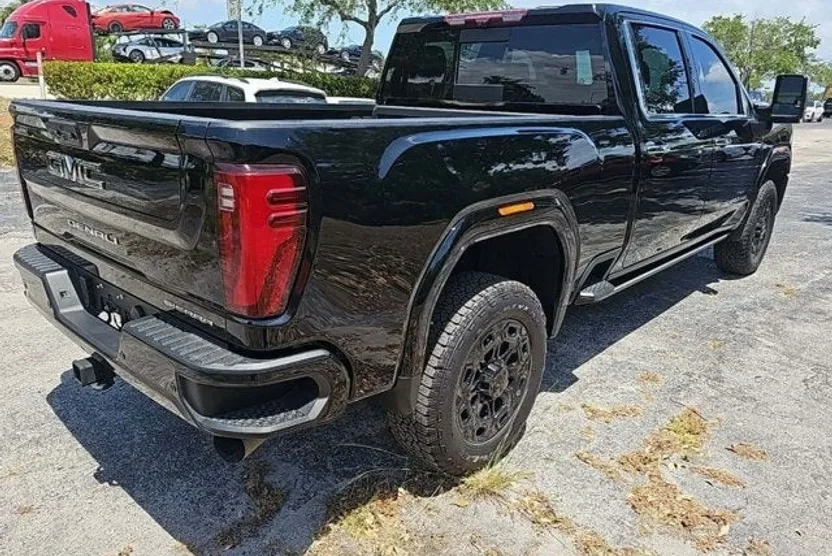 2024 Gmc Sierra 3500 HD Denali photo 1
