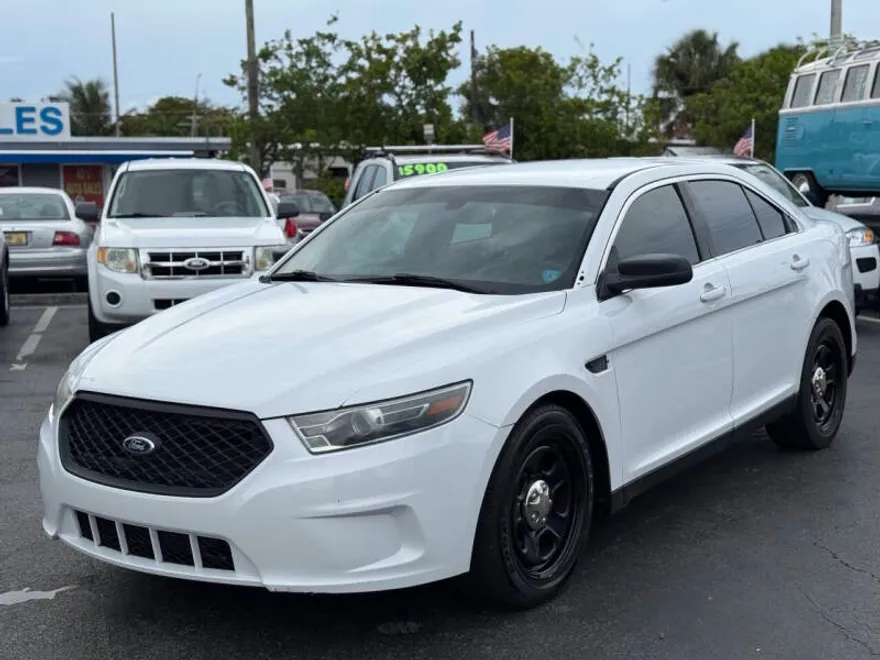 2015 Ford Taurus photo 1