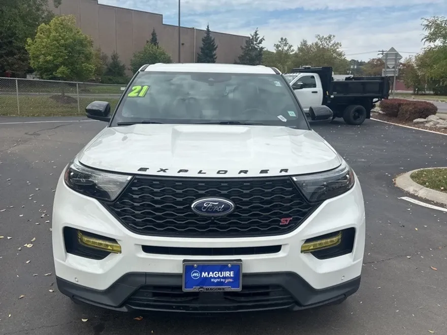2021 Ford Explorer ST photo 1