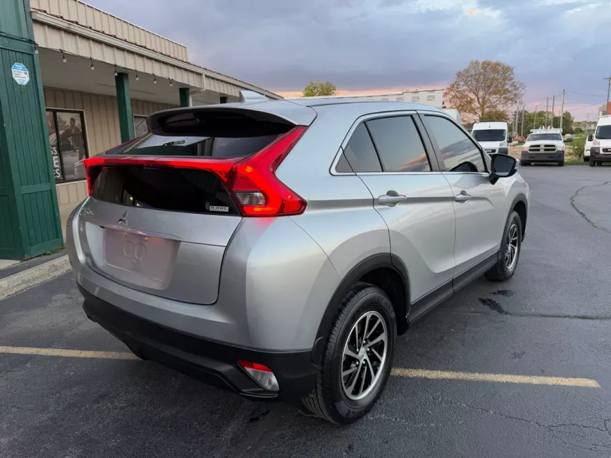 2020 Mitsubishi Eclipse Cross ES photo 1